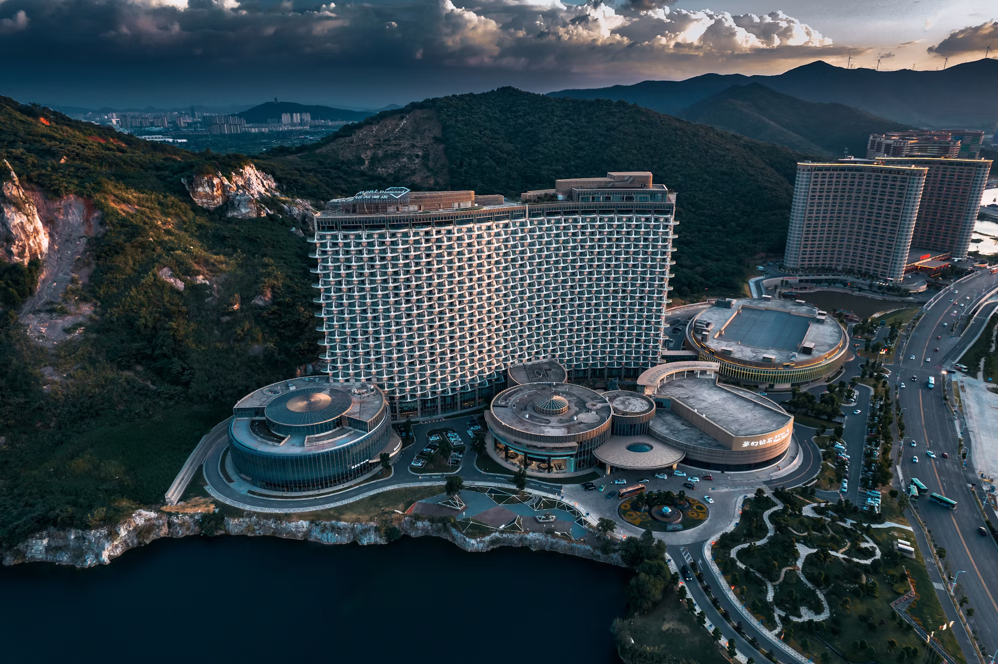 冒険が待っています: 人里離れた場所への旅の魅力  日本の食べ物